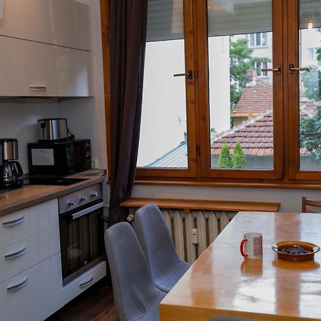 Central Sofia 3-Bedroom Apartment - Urban Art Gallery - Free Parking! Sófia Exterior foto