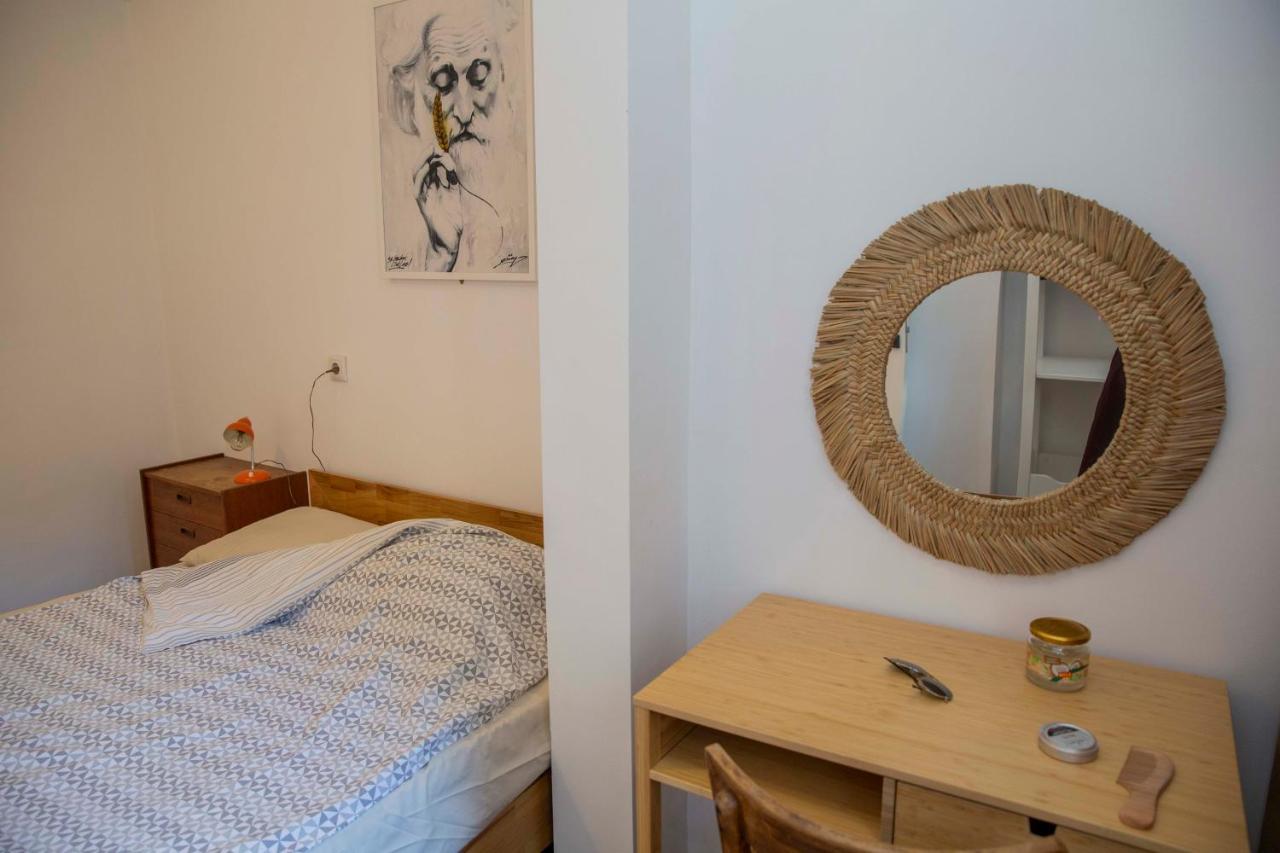 Central Sofia 3-Bedroom Apartment - Urban Art Gallery - Free Parking! Sófia Exterior foto