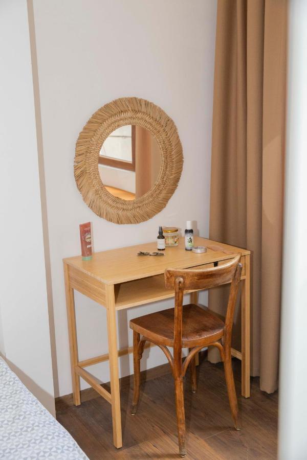 Central Sofia 3-Bedroom Apartment - Urban Art Gallery - Free Parking! Sófia Exterior foto