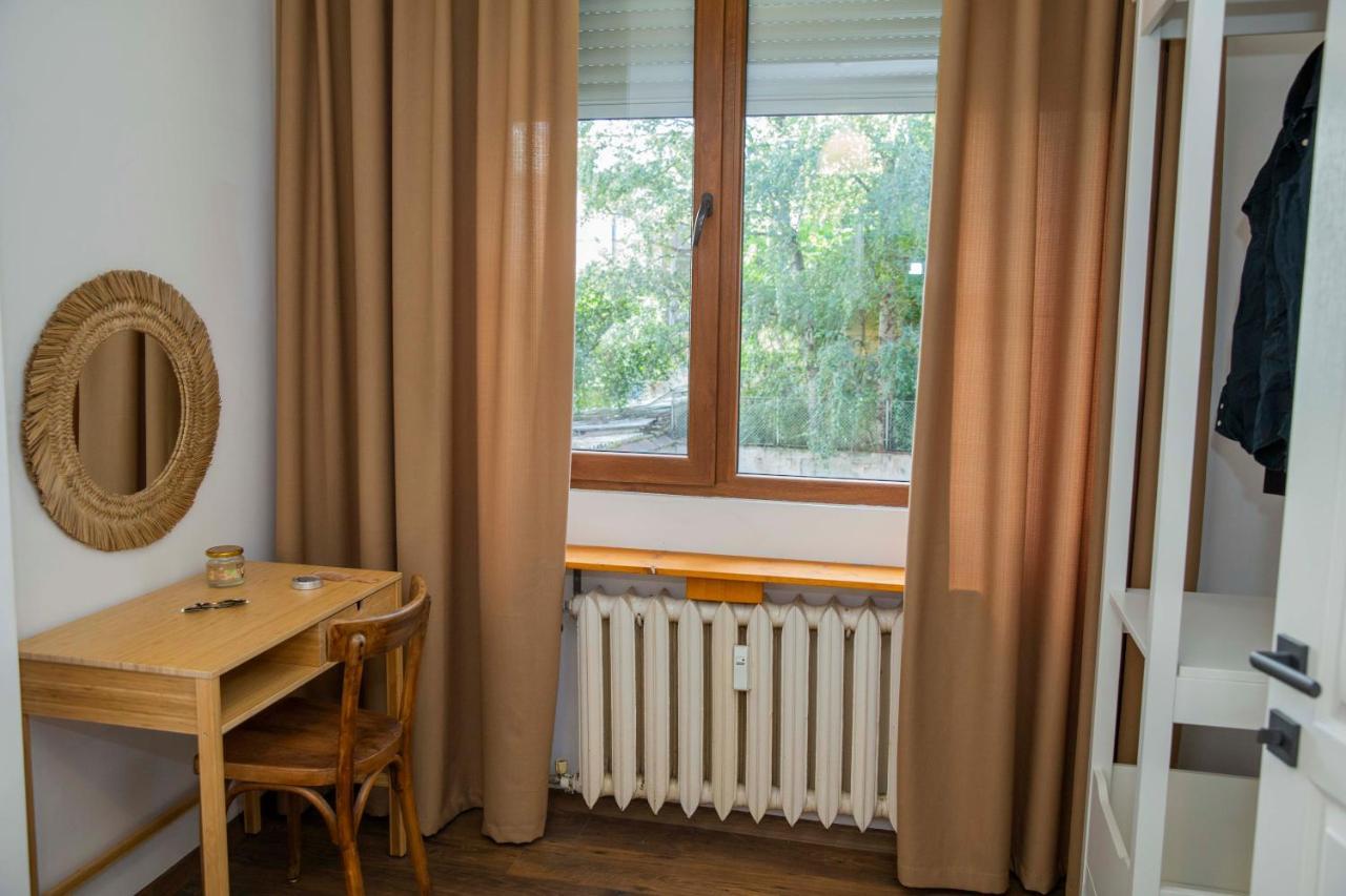 Central Sofia 3-Bedroom Apartment - Urban Art Gallery - Free Parking! Sófia Exterior foto